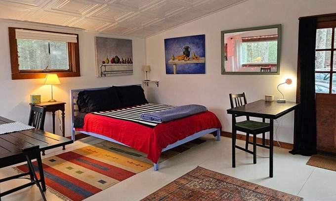 Shokan Apartment | West Wing - a unique private space w/patio