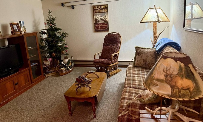West Yellowstone Condo | West Yellowstone/Intown Condo. Snowmobiling directly from front door. Hiking