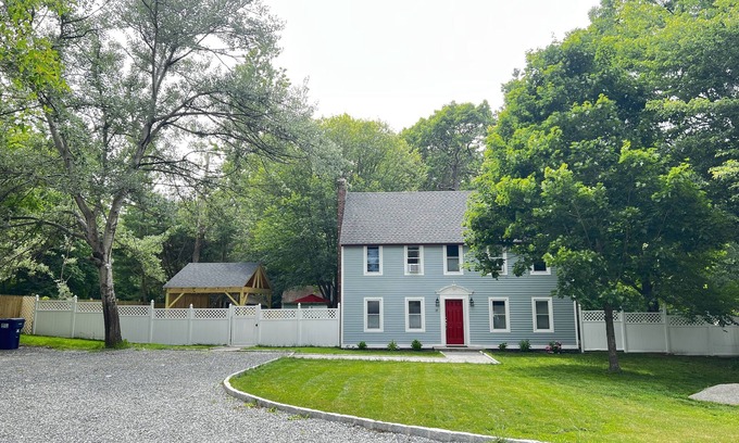 Wood River Junction House | Westerly Retreat