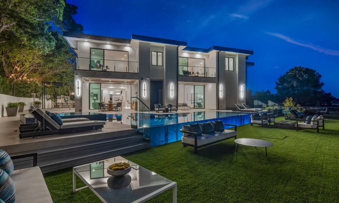 Encino House | Westfall - Unparalleled Modern Luxury Estate with Infinity Pool & Spa