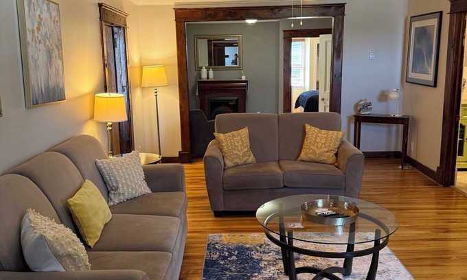 Waterford Valley Apartment | Westmount Manor Executive 3 Bedroom Apartment, Westmount Manor Unit 5