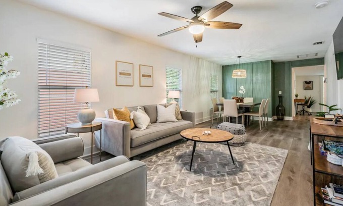Carver City - Lincoln Gardens House | Westshore District 3/2 Private Home!
