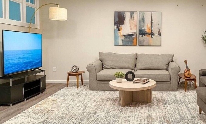 West New Haven Apartment | Westville Easy Stay 2BR Near Yale Wifi
