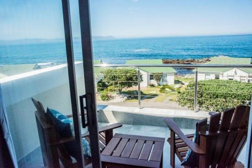 Westcliff Apartment | Whale Rock 40