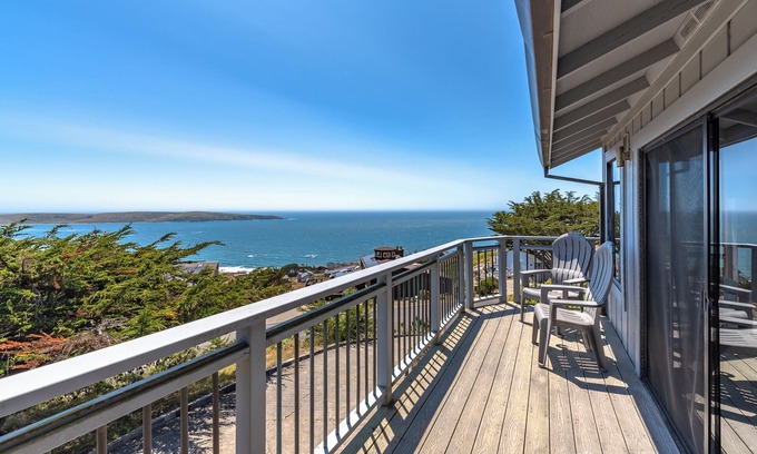 Dillon Beach House | WhaleWatch~Scenic Coastal Escape Perfect for Families, WiFi/HotTub/GmRm/Pup