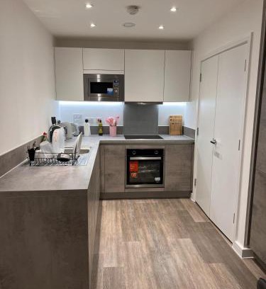 Gascoigne Apartment | Wharf Side One Bed Apartment