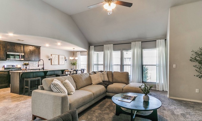 Tulsa House | Where Comfort Meets Convenience in Crystal Creek