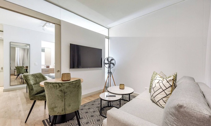 Greater Johannesburg Metropolitan Area Apartment | Where Convenience Meets Curated Luxury