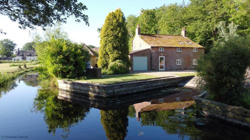 Irstead House | Wherry Cottage in Irstead on the Norfolk Broads