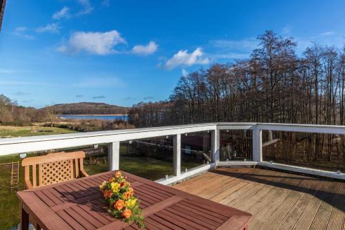 Buschvitz Apartment | Whg-3-Falkenturm-Ferienhaus-Am-Boddenufer-Buschvitz