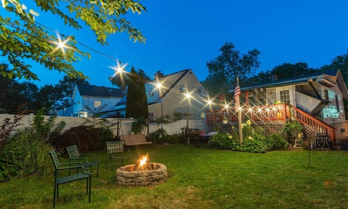 Cove - East Side - Shippan Apartment | Whimsical Studio - Fire Pit