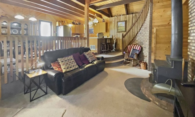 Meadow View Heights Cabin | Whispering Pines Getaway easy access & great homebase for all national parks