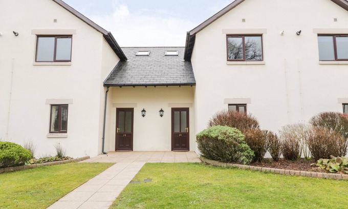 Penrith Cottage | WHITBARROW 24, family friendly, with pool in Penruddock