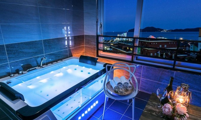 Geoje House | White Black Pension in Geoje Island