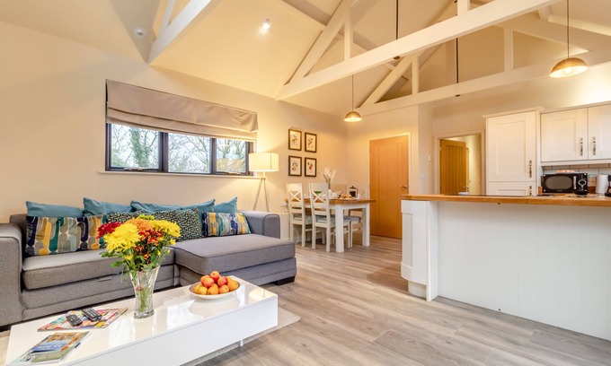 Halesworth House | White House Lodges - Swallow