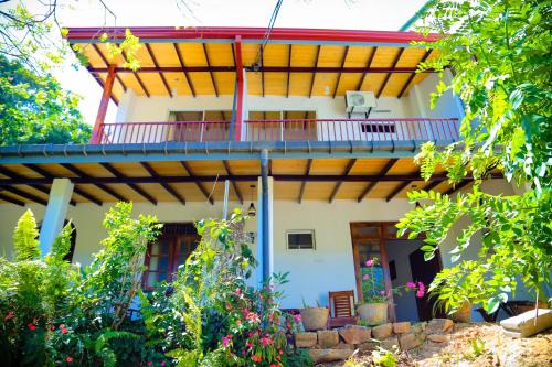 Kandy Bed & Breakfast | White Lodge