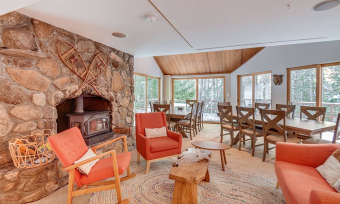 Thornton House | White Mountain Escape w/Separate In-Law Suite!