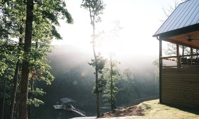 Arley House | White Oak: Waterfront on Smith Lake!