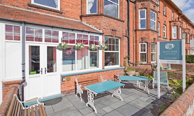 Muston House | White Rose Guest House