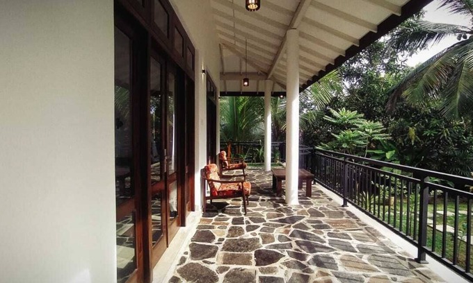 Tangalle Villa | White Villa