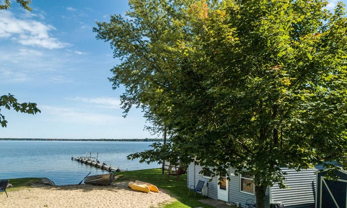 Houghton Lake Resort | Whitetail Family Resort (Moose Cabin)