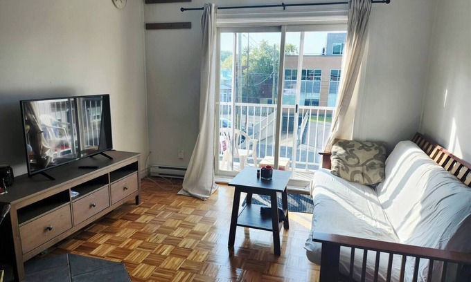 Longueuil Condo | Whole apartment in downtown Longueuil for rent