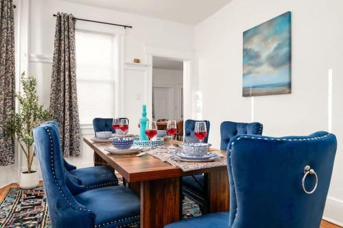 New Rochelle House | Whole House Near NYC and Transit with Game Room Fire Pit and King Bed