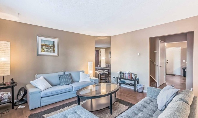 Northwest Calgary House | Whole Unit- 4 Bedroom Duplex- Full privacy