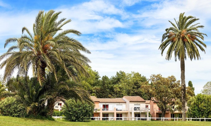 Les Restanques Condo | Wi-Fi Gratuit + Accès Piscine Extérieure