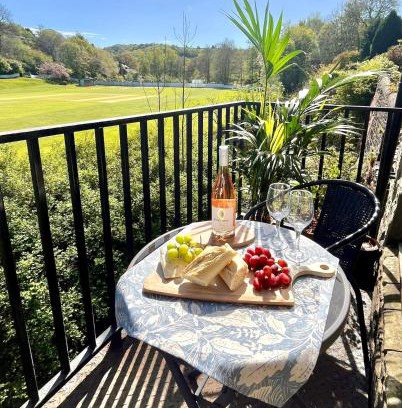 Hayfield House | Wicket Green Cottage Hayfield