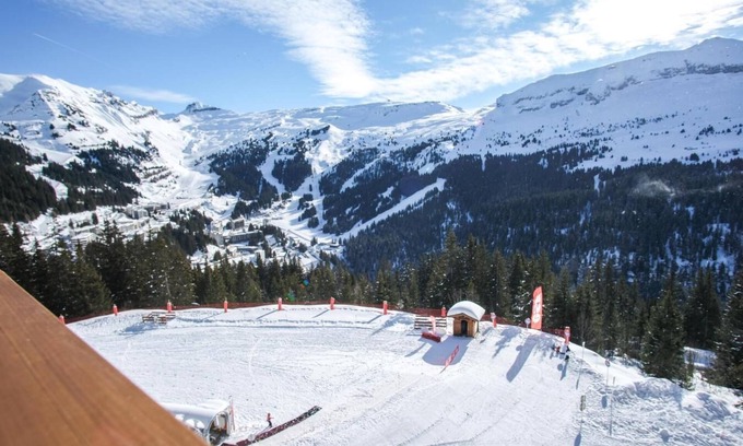 Flaine Hotel | Wifi, 10m from ski slopes, view mountain, swimming pool, sauna, hammam, tv, ski locker, 18-24m²