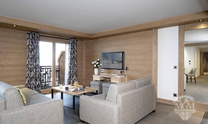 Les Eucherts Apartment | Wifi, ski-in/ski-out & foot of the slopes, view valley, fitness, swimming pool, balcony, parking, tv