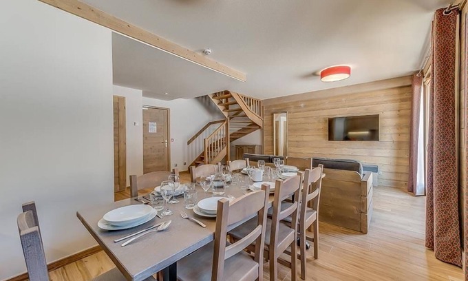 La Rosiere Apartment | Wifi, ski-in/ski-out & foot of the slopes, 4th floor, view mountain, swimming pool, sauna, hammam