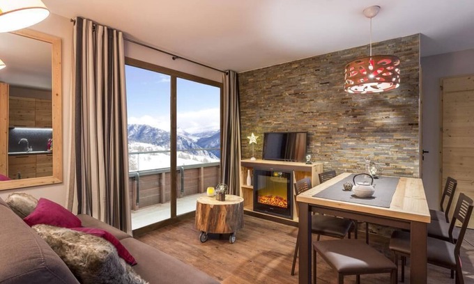 Les Boisses Apartment | Wifi, ski-in/ski-out & foot of the slopes, fitness, swimming pool, balcony, tv, ski locker, 41-48m²