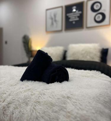 Leicester City Centre Apartment | Wild Central Double Suite - Ping Pong Table, Free Gym