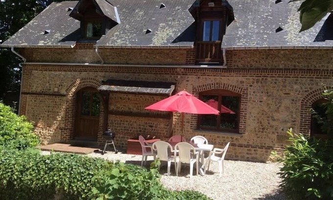 Pierrefiques House | Wild Hazelnuts