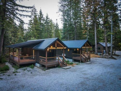 Leavenworth House | Wilderness Lodge 1 bedroom cabin in the woods at Lake Wenatchee