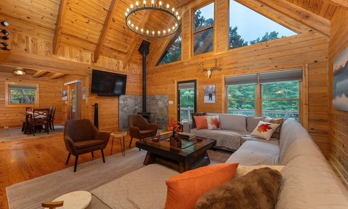 Marion Cabin | Wilderness Retreat | Pet Friendly, Fitness/Game Room & Fire Table!