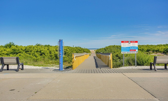 Wildwood Crest Condo | Wildwood Crest Condo w/Pool & Beach Access!