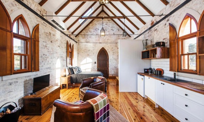 Milroy Bed & Breakfast | Wilgowrah Church - Wilgowrah - A Country Escape