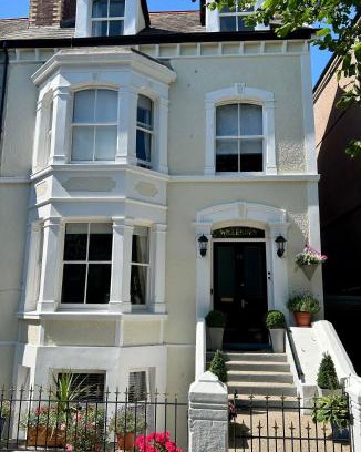 Llandudno Apartment | Willesden, Apartment 2, A beautifully furnished and spacious apartment located in the heart of Llandudno