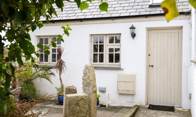 Lostwithiel Cottage | WILLOW COTTAGE, family friendly, with open fire in Lostwithiel