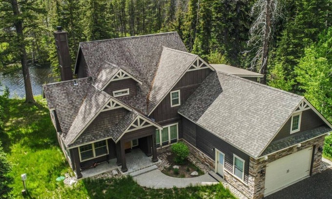 Donnelly Apartment | Willow Creek Lodge .