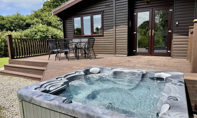 Helford Passage Cottage | Willow Lodge