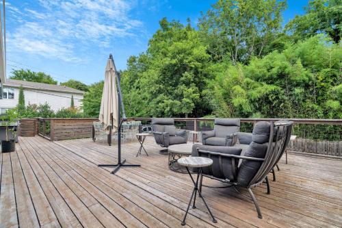 Fayetteville House | Wilson Park Spa home sauna and walking trails