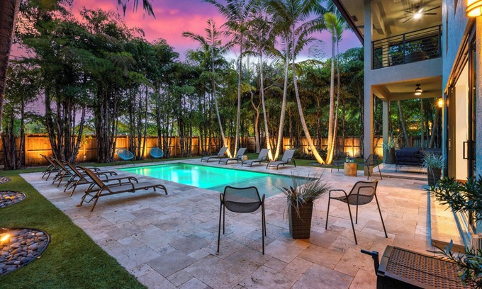 Wilton Manors Villa | Wilton Grand Luxury: Private Oasis w/Pool