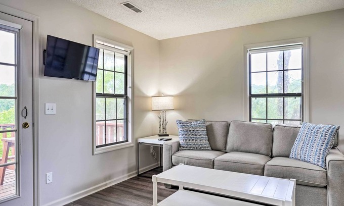 Winchester Cabin | Winchester Vacation Rental: Boater's Paradise