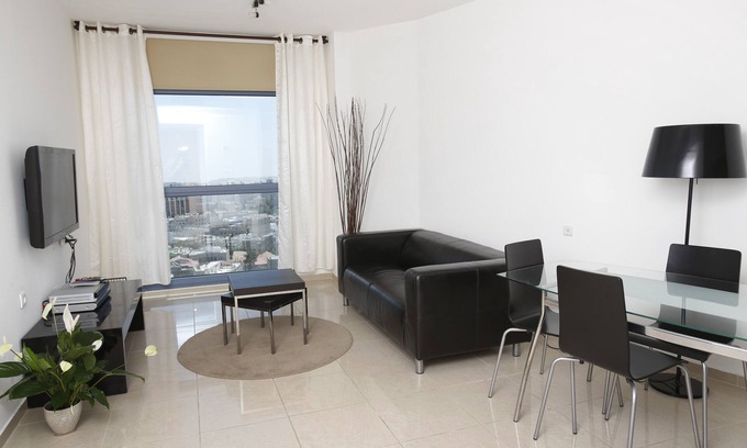 Nachlaot Apartment | Windows of Jerusalem - Serene Apt. in City Center