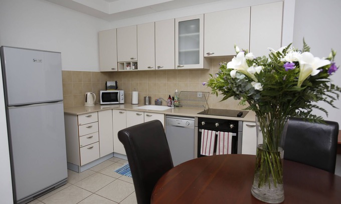 Nachlaot Apartment | Windows of Jerusalem - High Floor 1 Bd Great View