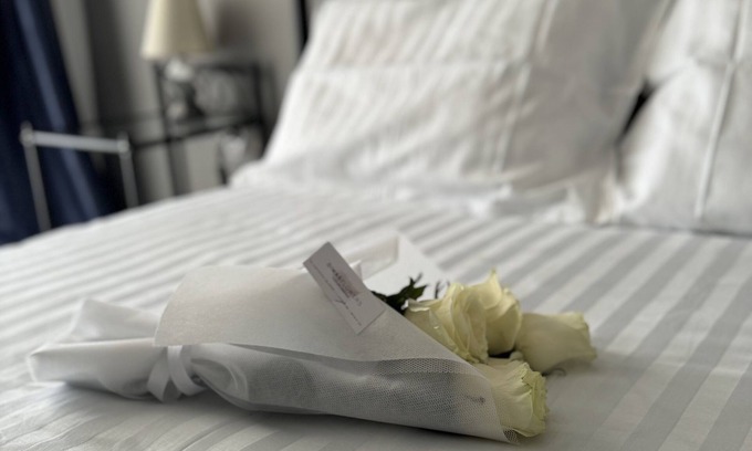 Vouliagmeni Apartment | WINDSOR PLACE - SELF CHECKIN , Sleeps Up To 7